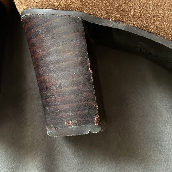 Fabulous Ralph Lauren Caramel Suede Stacked Heels, 6.5 - They Match Everything! - Picture 6 of 8